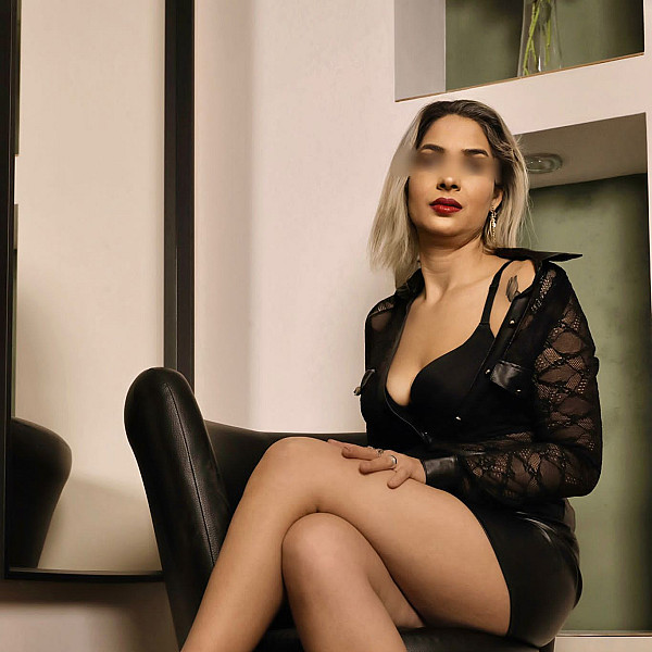 Vanessa Card Image