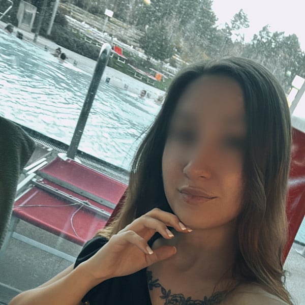 Viktoria Card Image