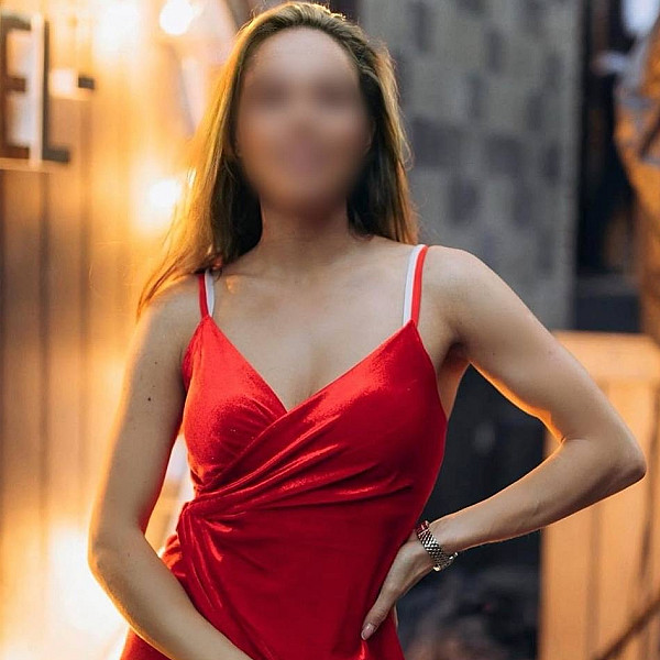 Nikki Card Image