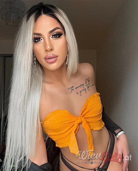 Trans Chloe Bobshell Image