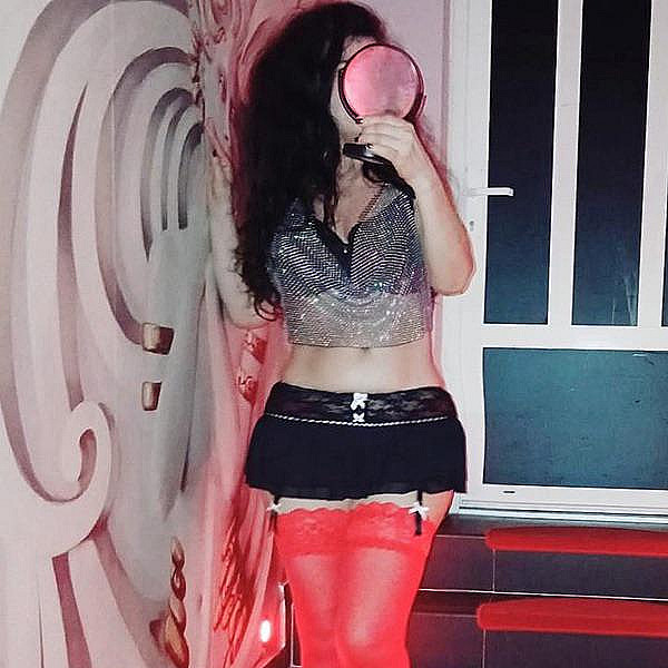 LA CHICA LOUNGE  Card Image