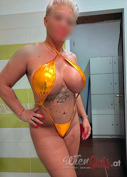 Roxy  Image