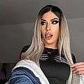 Trans Chloe Bobshell Image, Slider