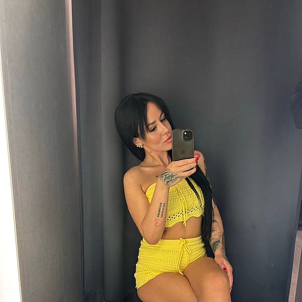 Evelin  Card Image