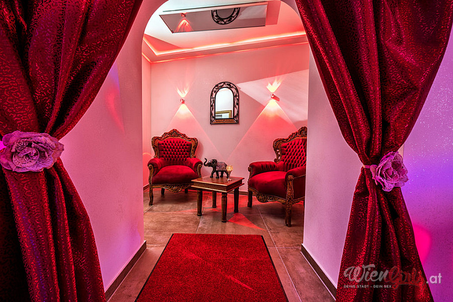 La Chica Lounge Image