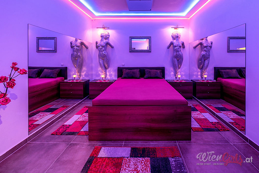 La Chica Lounge Image