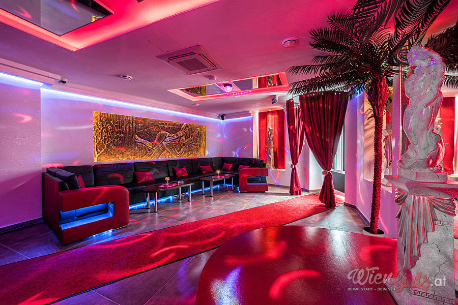 La Chica Lounge Image