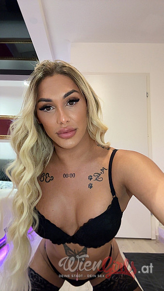 Trans Katie Delux Image