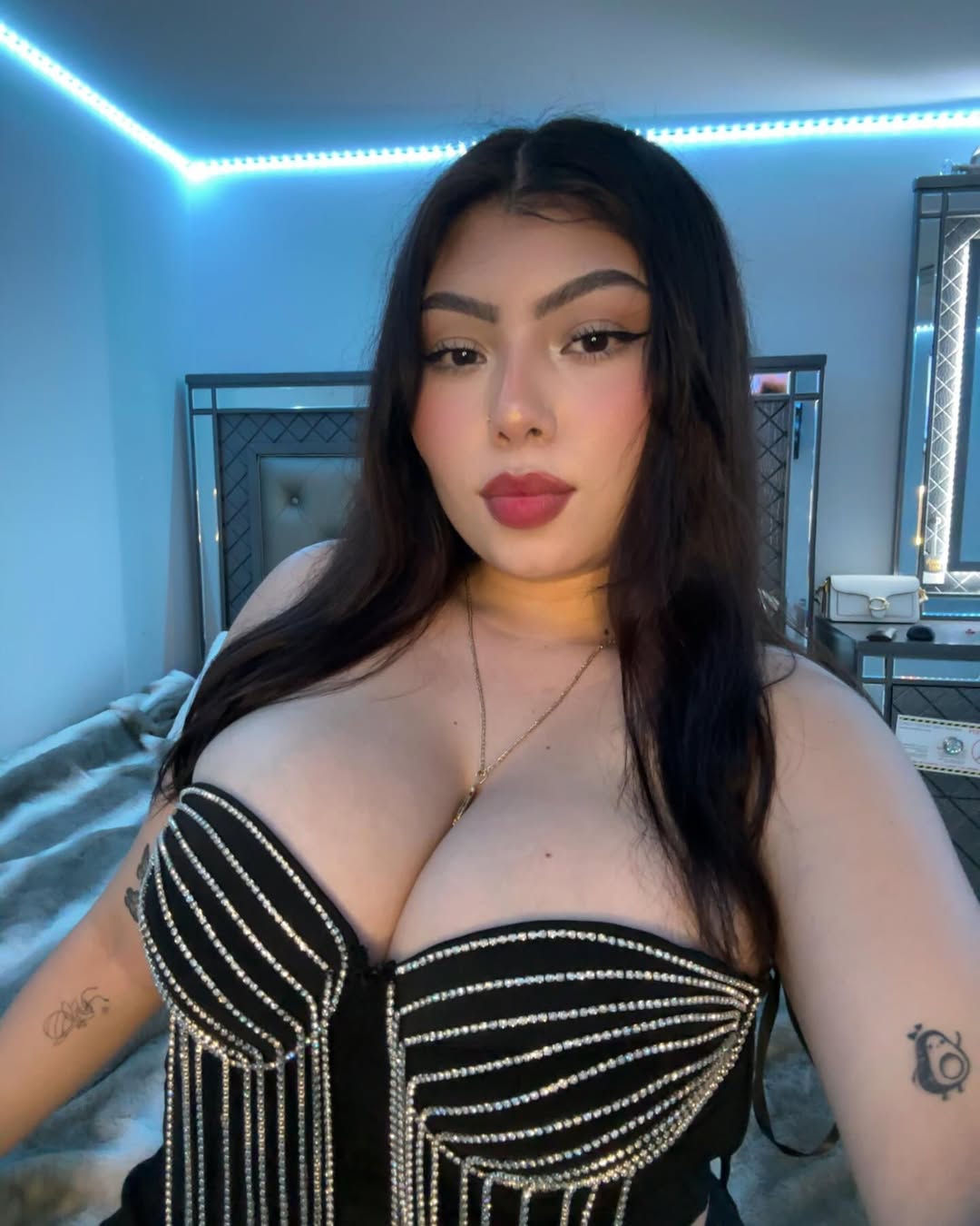 Nicole211